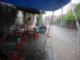 Restaurant bei Regen